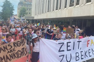 La toute première "Pride" à Saint-Gall a accueilli samedi quelque 2500 personnes, selon les organisateurs.